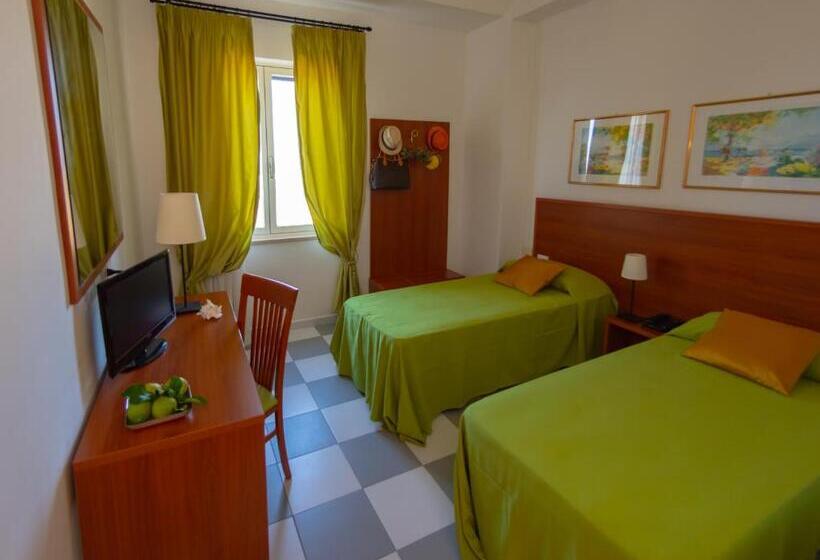 اتاق خانوادگی, Solaria