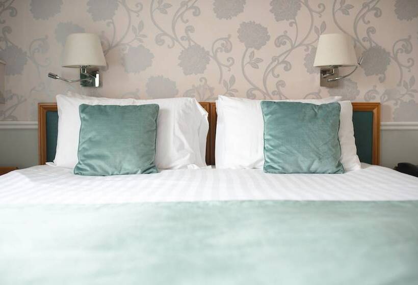 غرفة قياسية, The Crescent