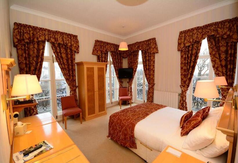 غرفة سوبيريور, The Crescent