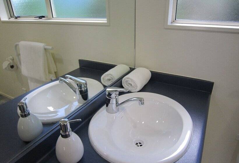 Escritório Executivo, Harringtons Motor Lodge