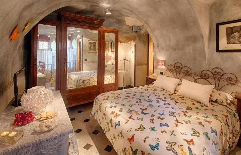 Quarto Quádruplo Standard, Munta E Cara Albergo Diffuso