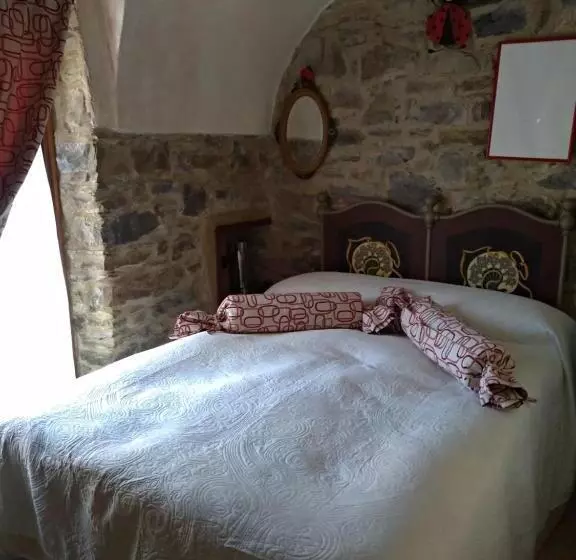 Quarto Quádruplo Standard, Munta E Cara Albergo Diffuso