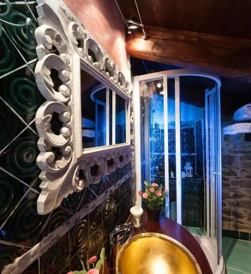Quarto superior, Munta E Cara Albergo Diffuso