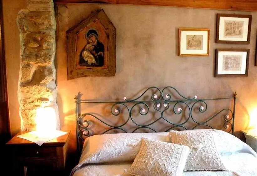 Quarto superior, Munta E Cara Albergo Diffuso