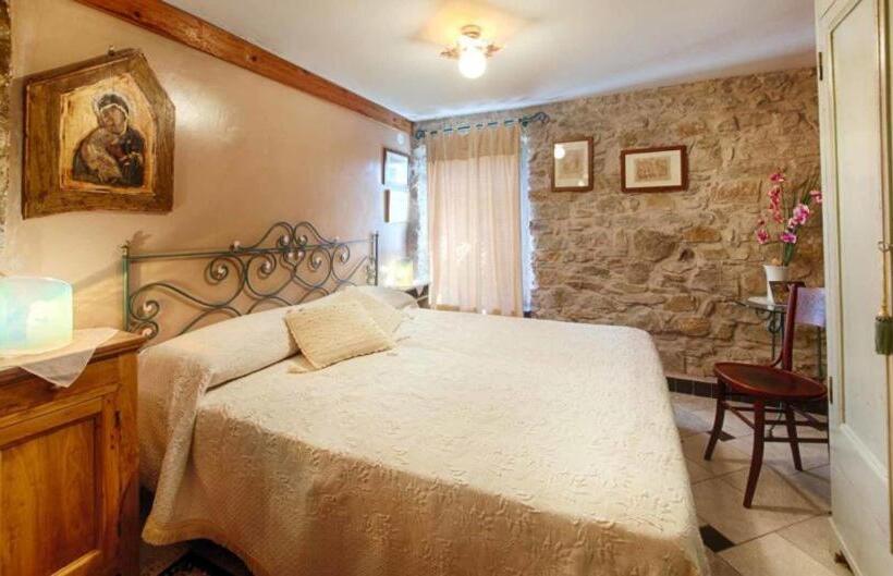 Superior Szoba, Munta E Cara Albergo Diffuso