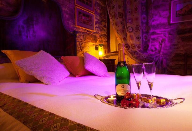 Lakosztály, Munta E Cara Albergo Diffuso