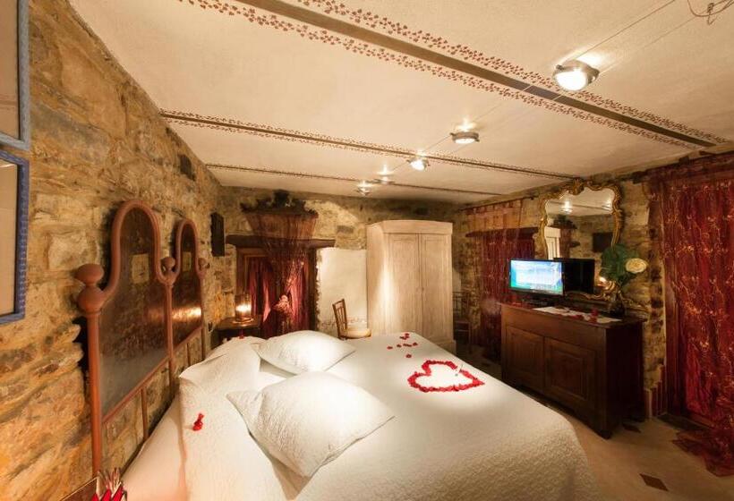 Lakosztály, Munta E Cara Albergo Diffuso