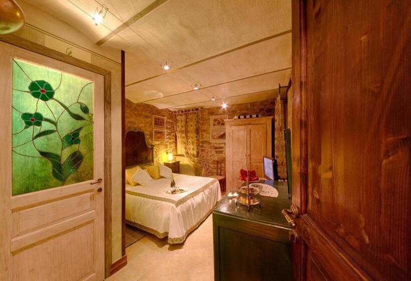 Lakosztály, Munta E Cara Albergo Diffuso