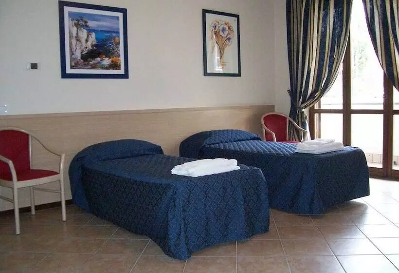 اتاق استاندارد چهار تخته, Villa Giovanna