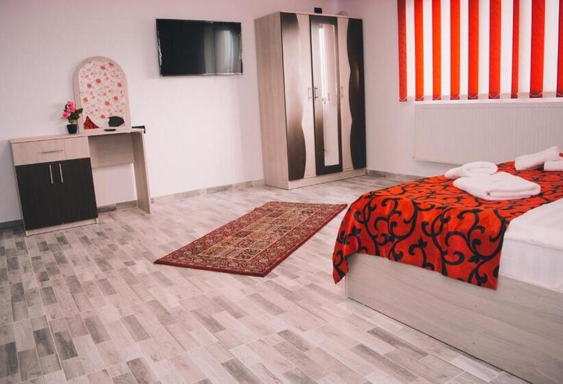اتاق استاندارد سه نفره, Casa Erk