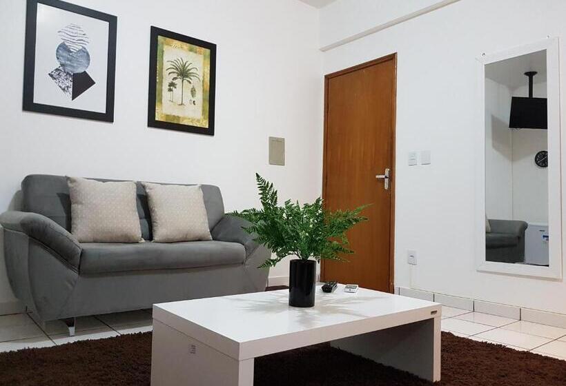 חדר דלוקס עם מיטת קינג, B & A Suites Inn Hotel   Quarto Luxo âmbar