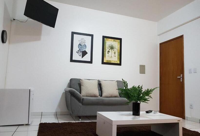 חדר דלוקס עם מיטת קינג, B & A Suites Inn Hotel   Quarto Luxo âmbar