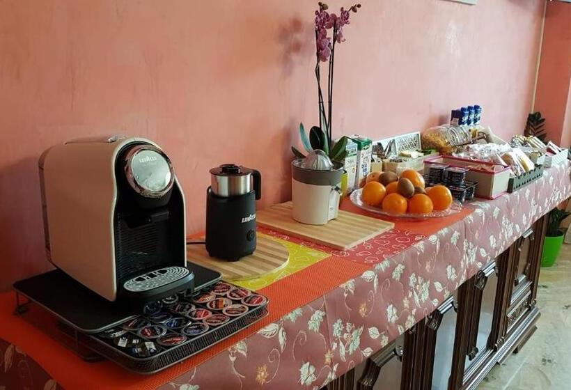 اتاق سوپریور, Happy House