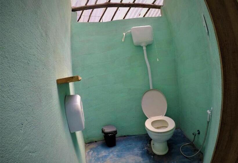 غرفة قياسية ثلاثية مع حمام خارجي, Hostel Moreré