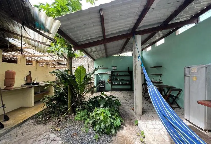 ルームシェアのワンベッド, Hostel Moreré