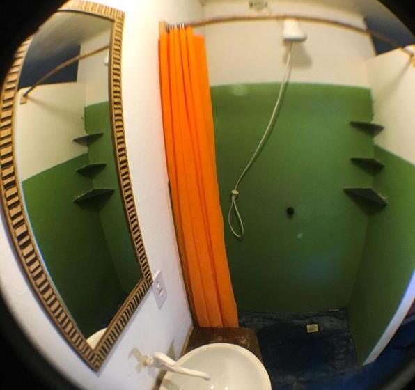 جناح مزوَّد بشرفة, Hostel Moreré