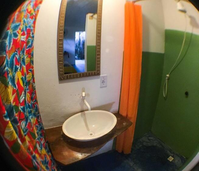 جناح مزوَّد بشرفة, Hostel Moreré