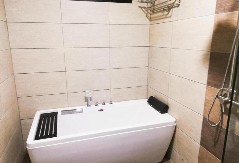 סטודיו סטנדרט נוף לים, Molek Regency Taman Molek