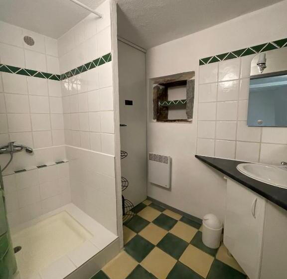 ４ベッドルームハウス, Gîte L Escoussou Au Calme, 6p, 4ch, 130m2, Charme Et Nature, Piscine Chauffée, Sud Ardèche