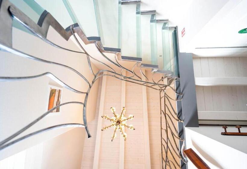 חדר סופריור, I Germani