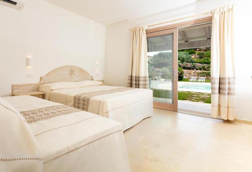 غرفة قياسية ثلاثية مطلة علي حمام السباحة, La Corte Di Pulicinu