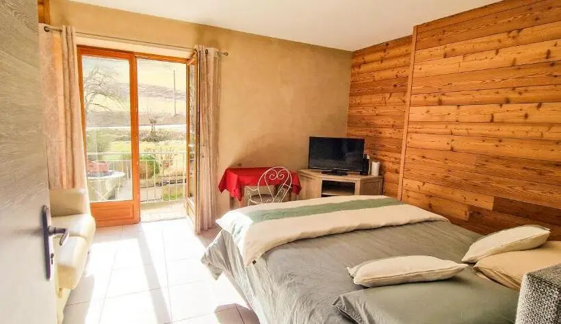 マウンテンビュースタンダードルーム, Les Clarines Perceneige Chambre D Hôtes Vue Sur Montagne