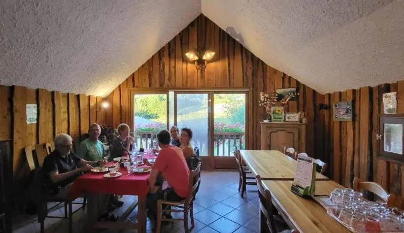 マウンテンビュースタンダードルーム, Les Clarines Perceneige Chambre D Hôtes Vue Sur Montagne