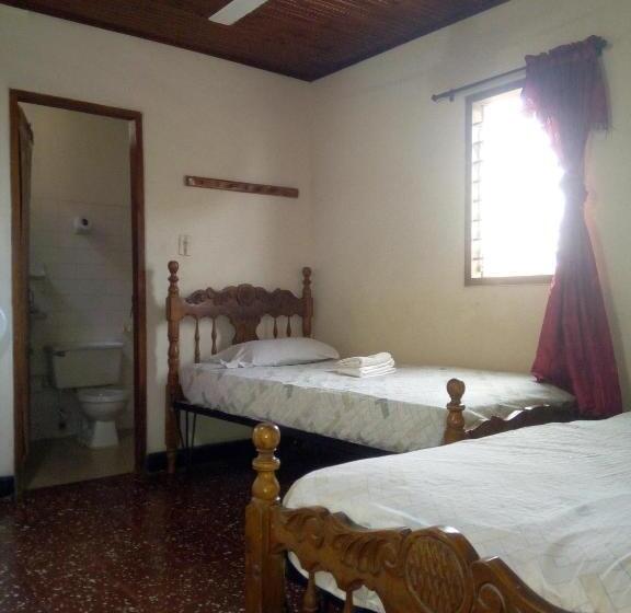 Номер Economy, En Monteria City
