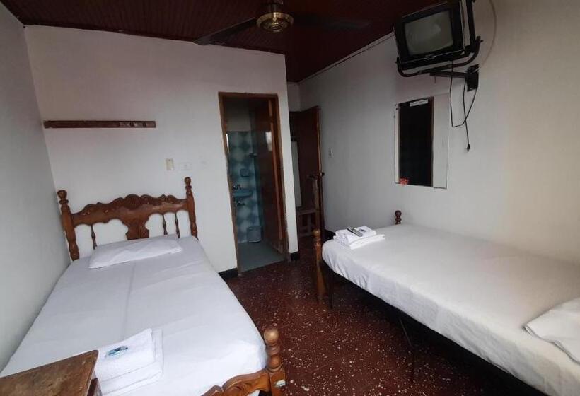 Номер Economy, En Monteria City