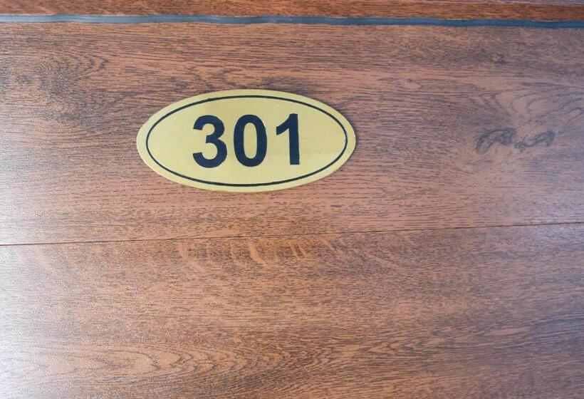 חדר משפחתי דלוקס, My City