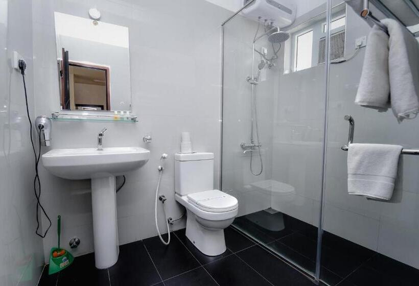 חדר משפחתי דלוקס, My City