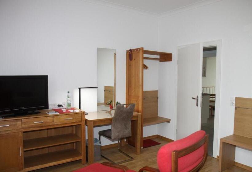 غرفة قياسية حمام مشترك, Famos Schlafen