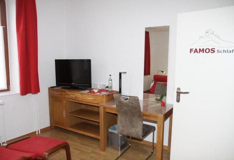 غرفة قياسية حمام مشترك, Famos Schlafen