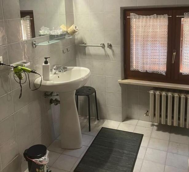 اتاق استاندارد, Stenghe Stracche