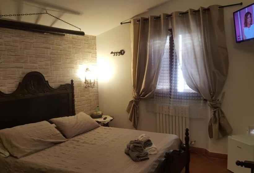 اتاق سوپریور با تخت بزرگ, Stenghe Stracche