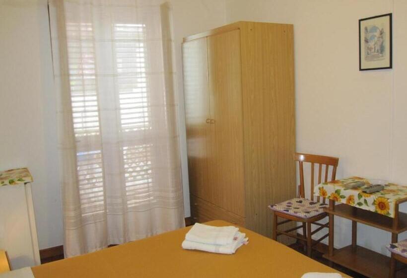 Camera Standard, Villa Rosa