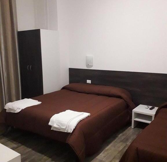 اتاق استاندارد سه نفره, Tiburtina Guesthouse