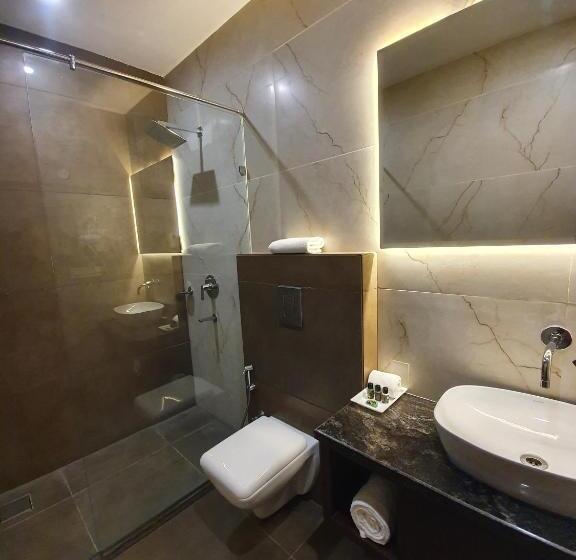 חדר דחוקס עם מיטת קינג, Superia Grand