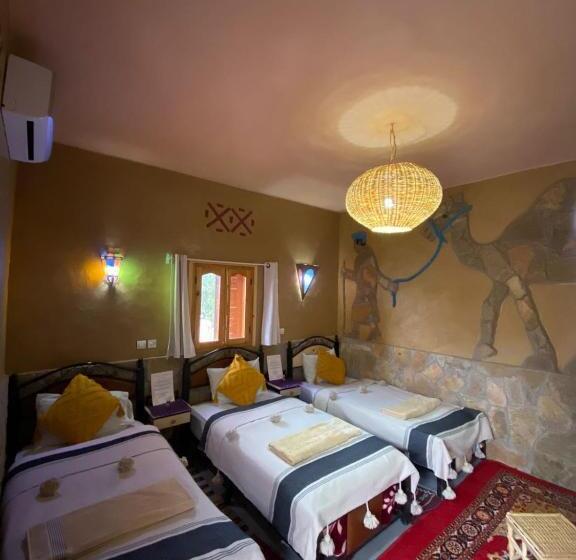 اتاق خانوادگی با چشم‌انداز باغ, Auberge & Restaurant Agaudal