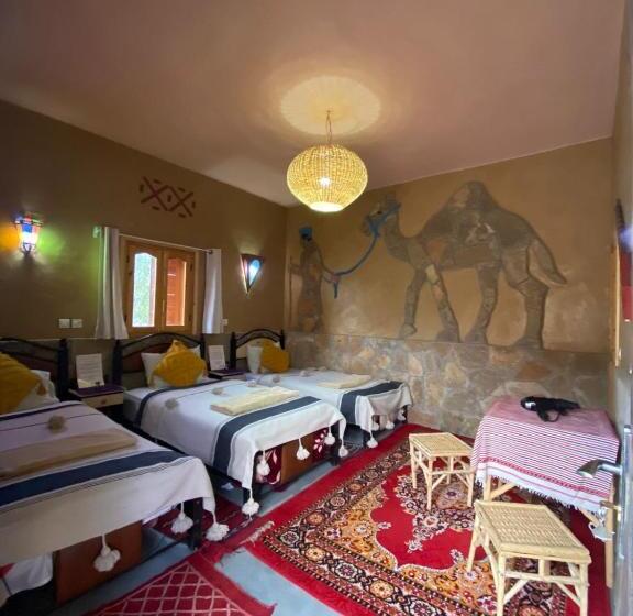 اتاق خانوادگی با چشم‌انداز باغ, Auberge & Restaurant Agaudal