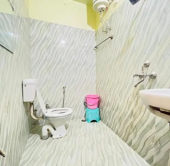 اتاق لوکس, Rameshwaram Guest House