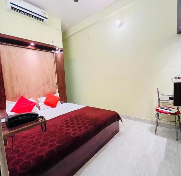 デラックスルーム, Rameshwaram Guest House