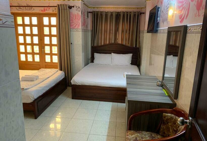 اتاق اکونومی, Minh Tuan