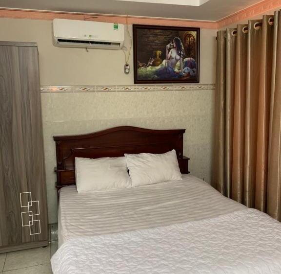 اتاق اکونومی, Minh Tuan