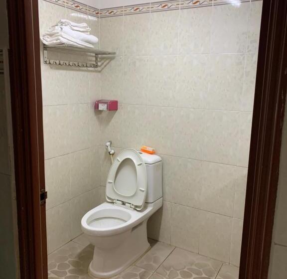 اتاق اکونومی, Minh Tuan