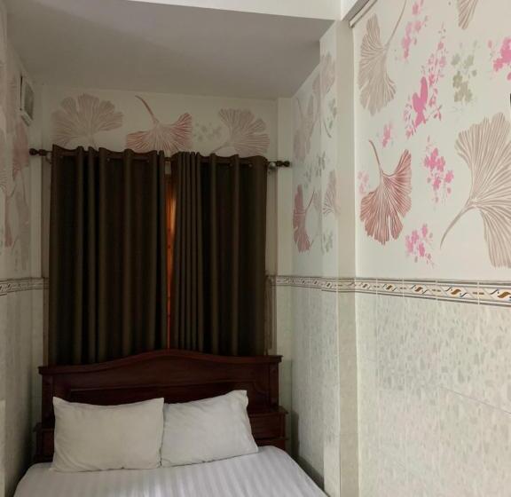 اتاق اکونومی, Minh Tuan