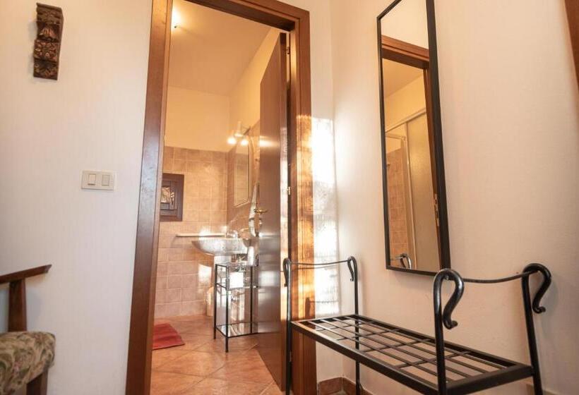 اتاق استاندارد چهار تخته, Agriturismo Sasso Rosso