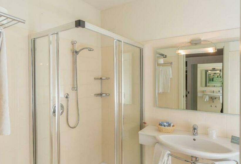 주니어 스위트, Club Hotel Olivi   Tennis Center