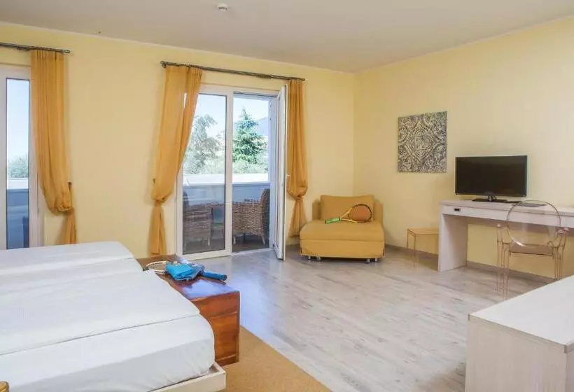 バルコニー付きジュニアスイート, Club Hotel Olivi Tennis Center