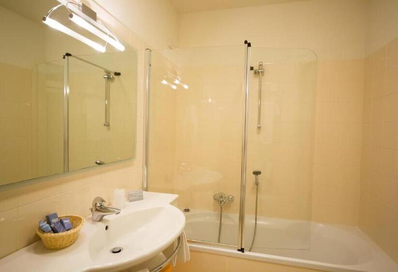 سوییت جونیور, Club Hotel Olivi   Tennis Center